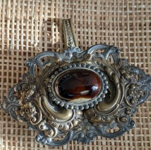 Vintage Victorian Look Cabochon Money Clip?